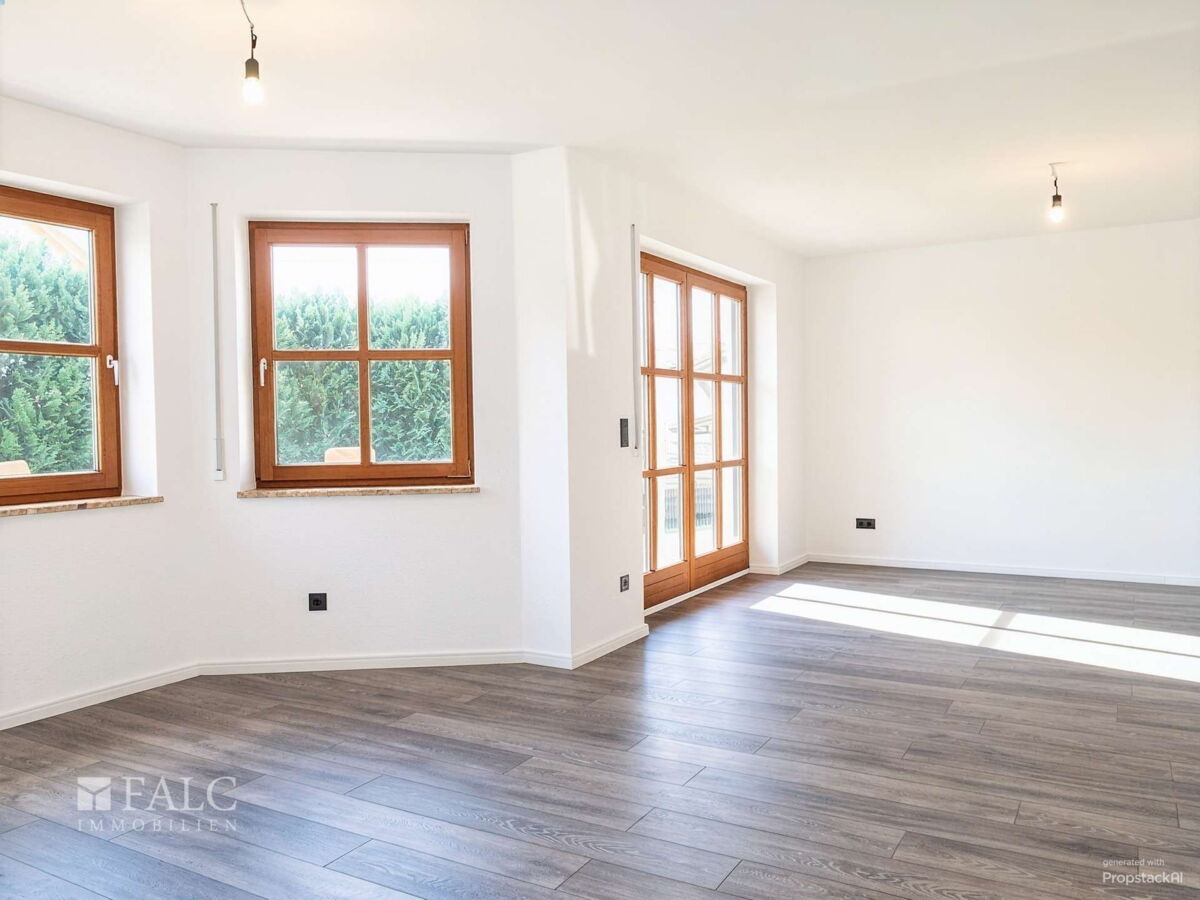 EG: Wohnen mit Zugang Terrasse