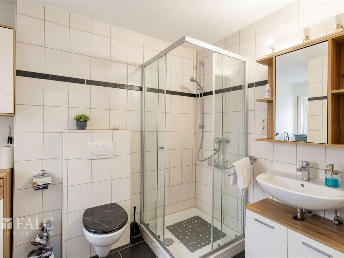 Badezimmer (Wohnung 1/UG)