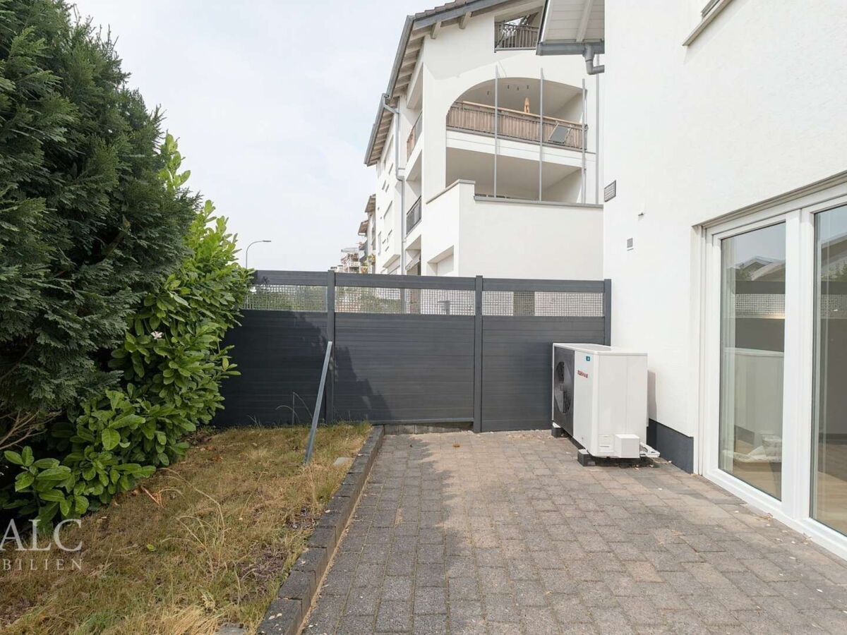 Vorderterrasse 