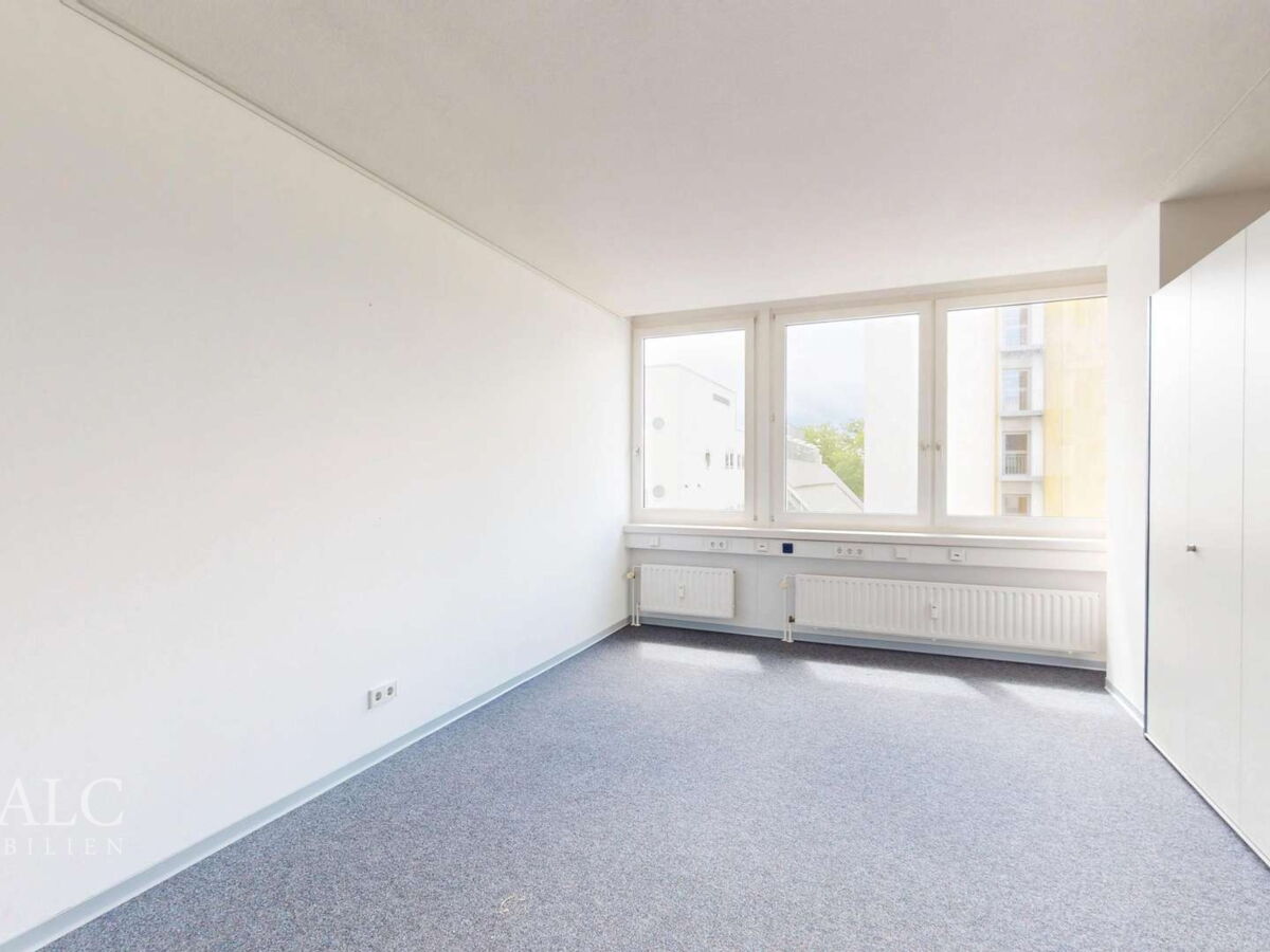 Büro 7