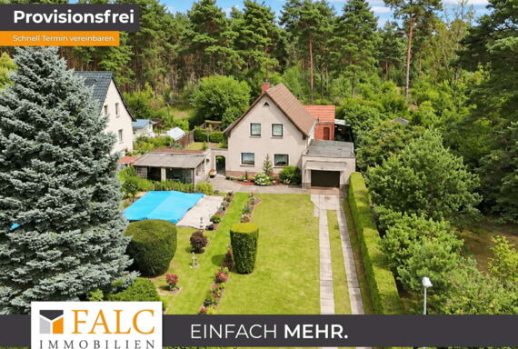 Außenansicht mit Garten