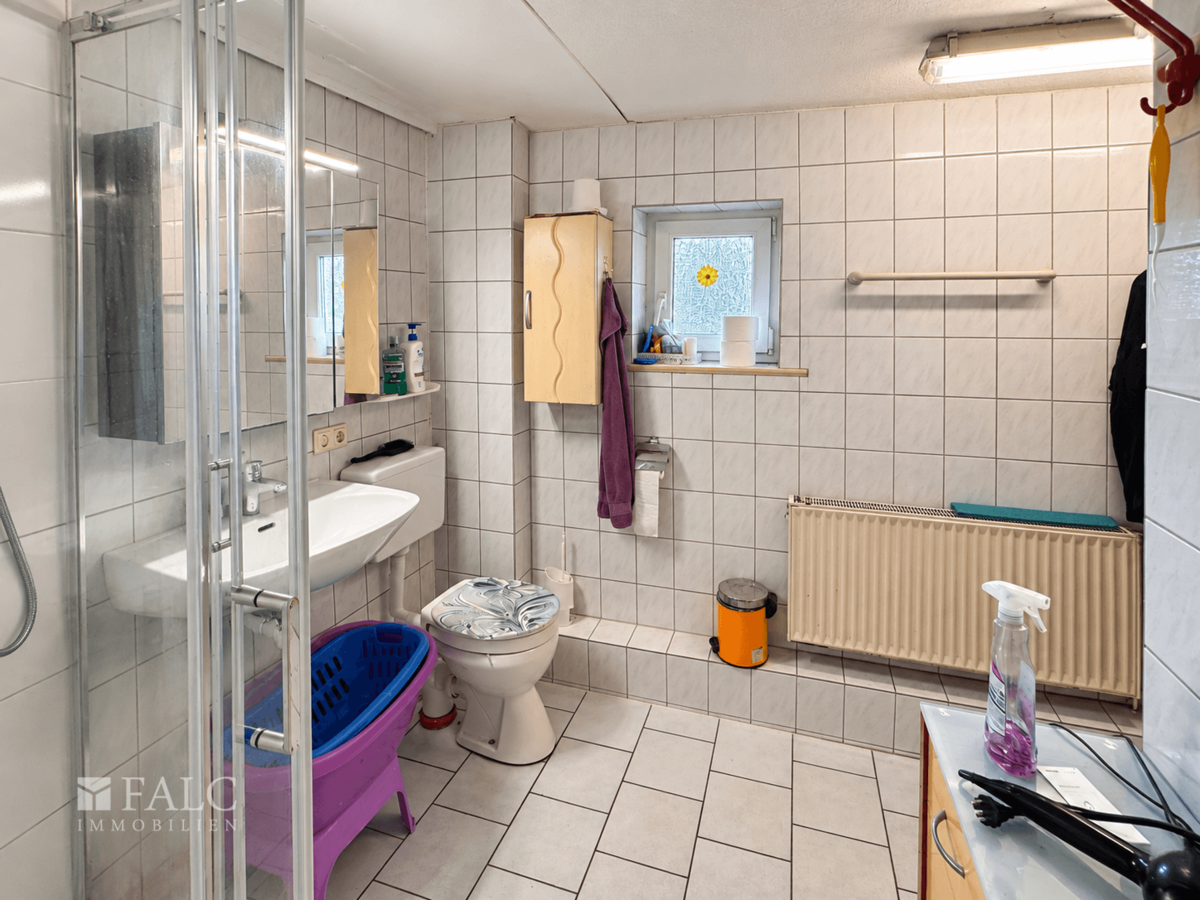 Badezimmer im Erdgeschoss