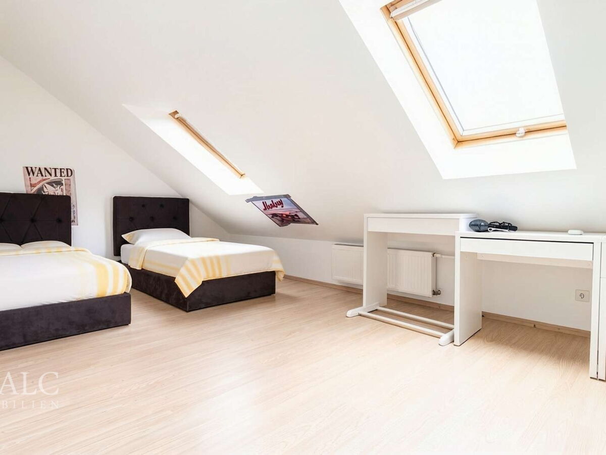 Schlafzimmer 2OG