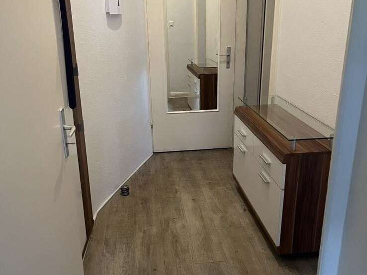 2 Zimmer Wohnung Flur