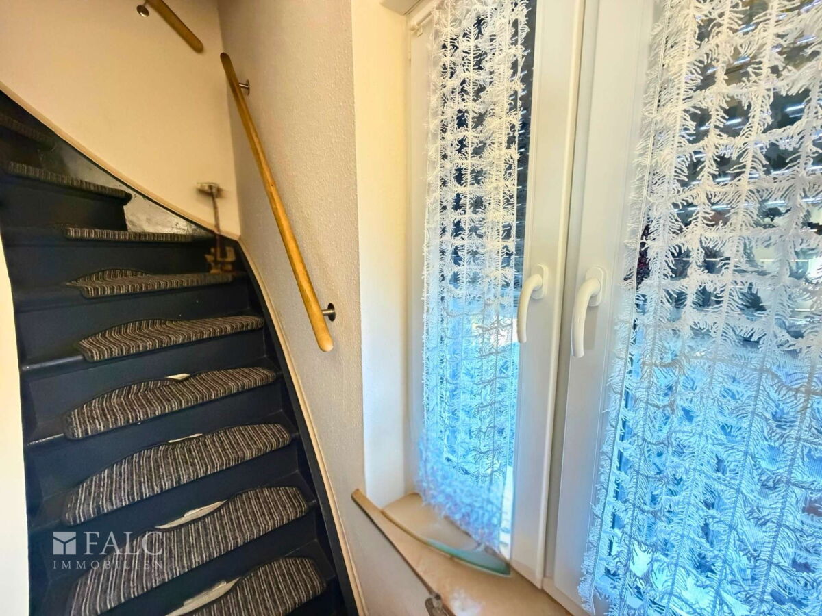 Treppenhaus zum Dachgeschoss
