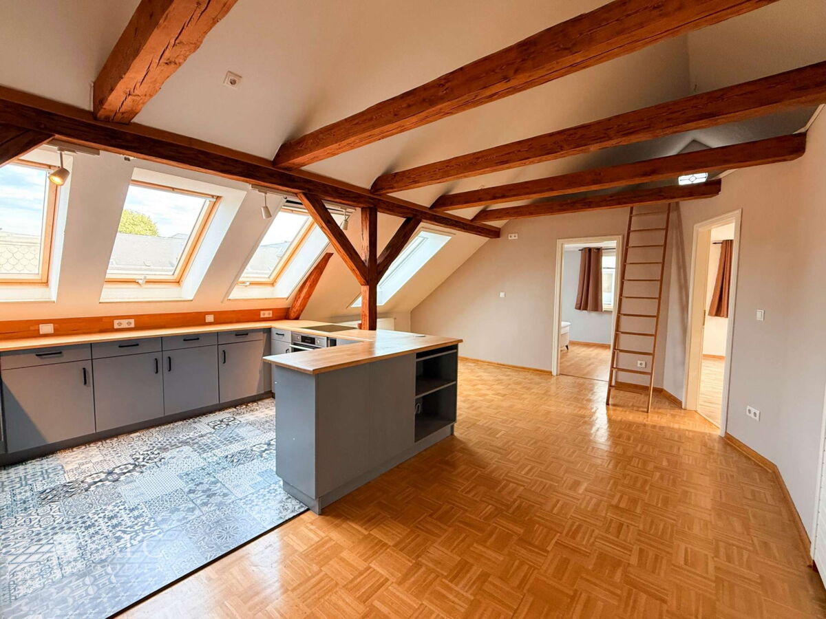 DG Wohnung - Küche & Essbereich Bild 4