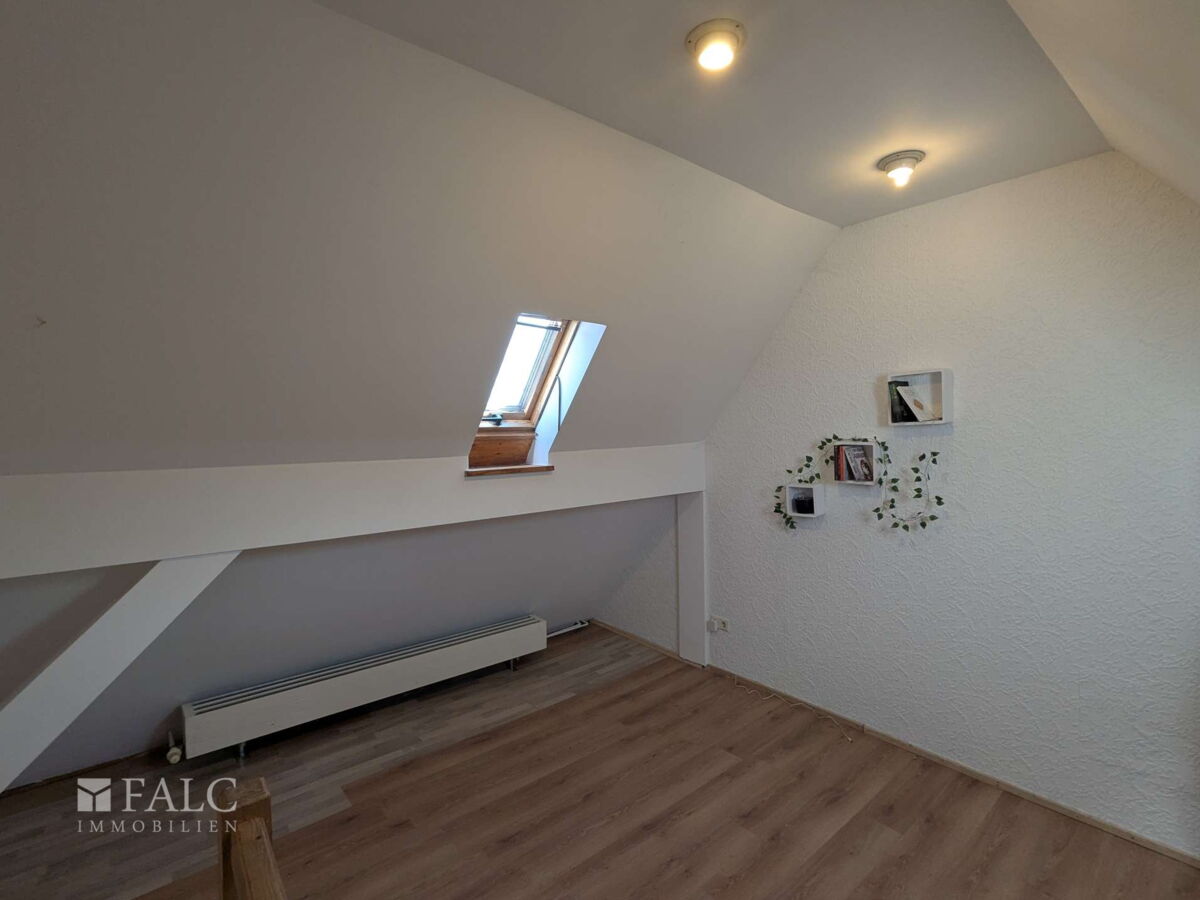 Wohnung I DG Büro I