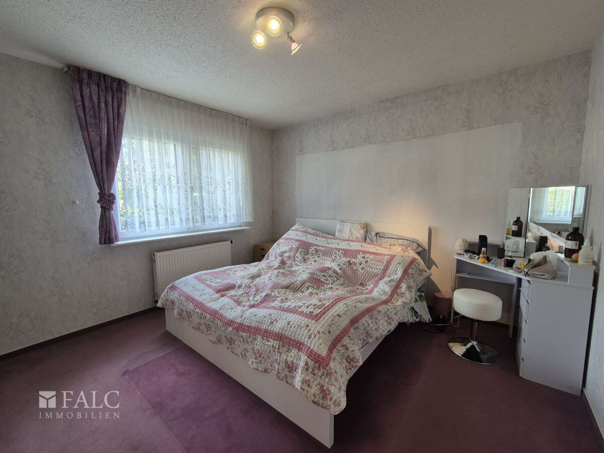 Schlafzimmer 1