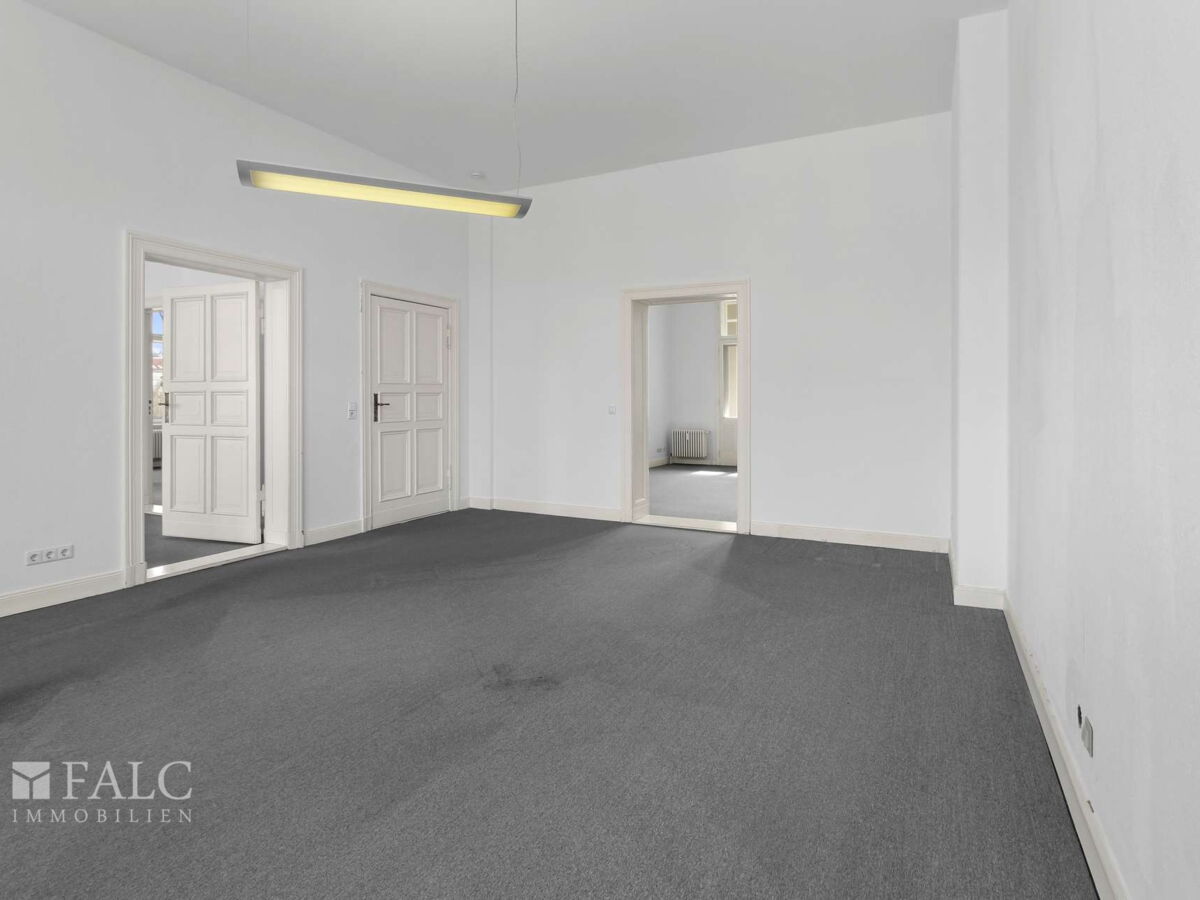 1. OG - Büro Straßenseite