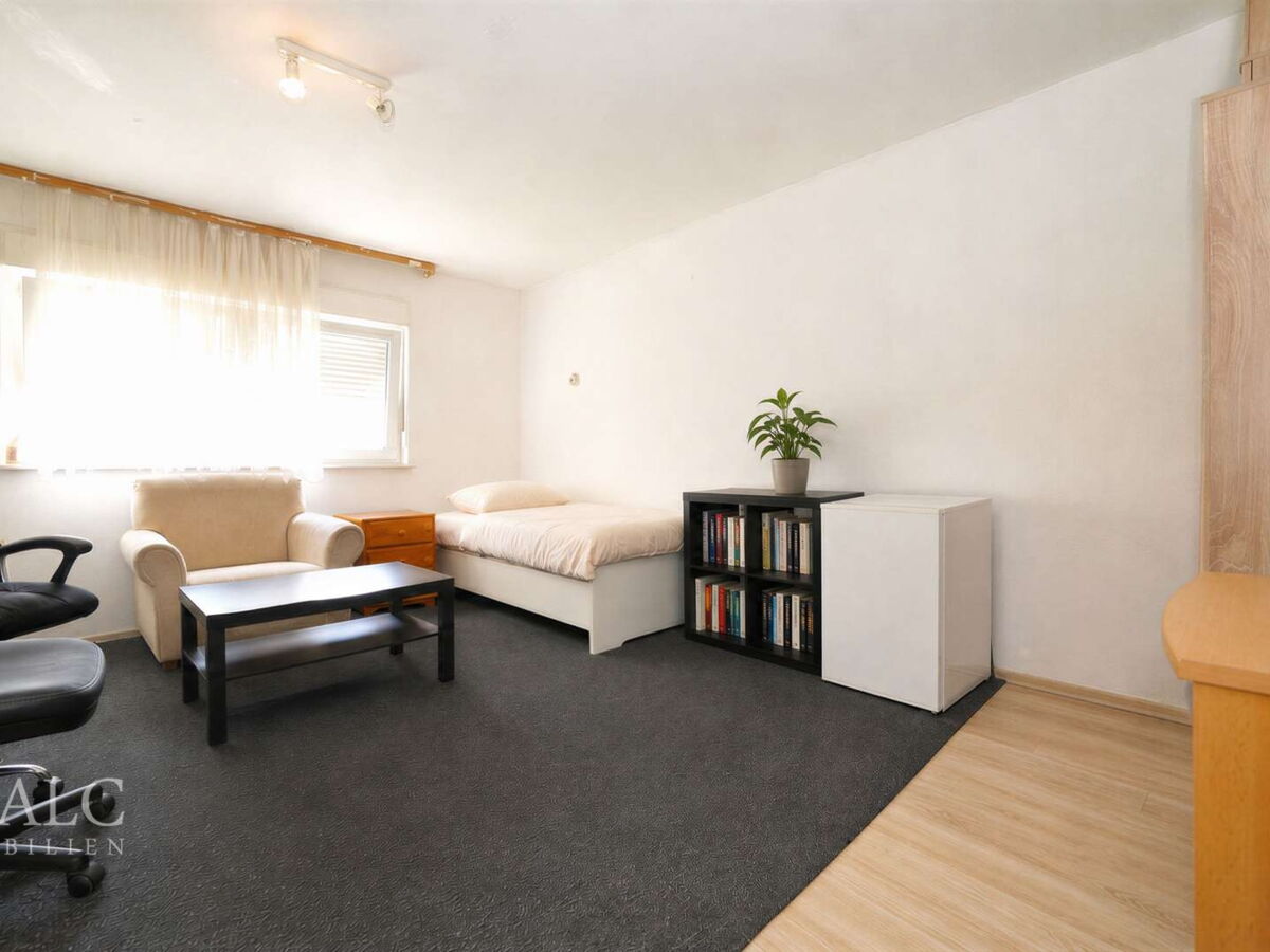 ... das Zimmer im 1. Obergeschoss