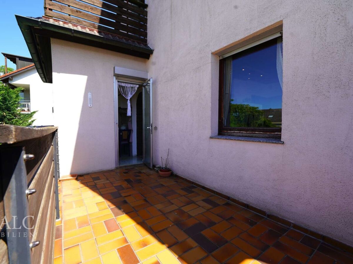 Balkon mit separatem Eingang