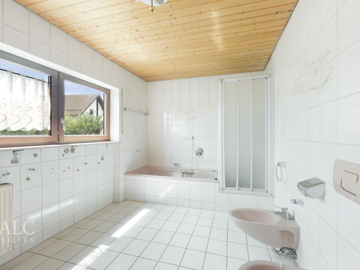Badezimmer EG