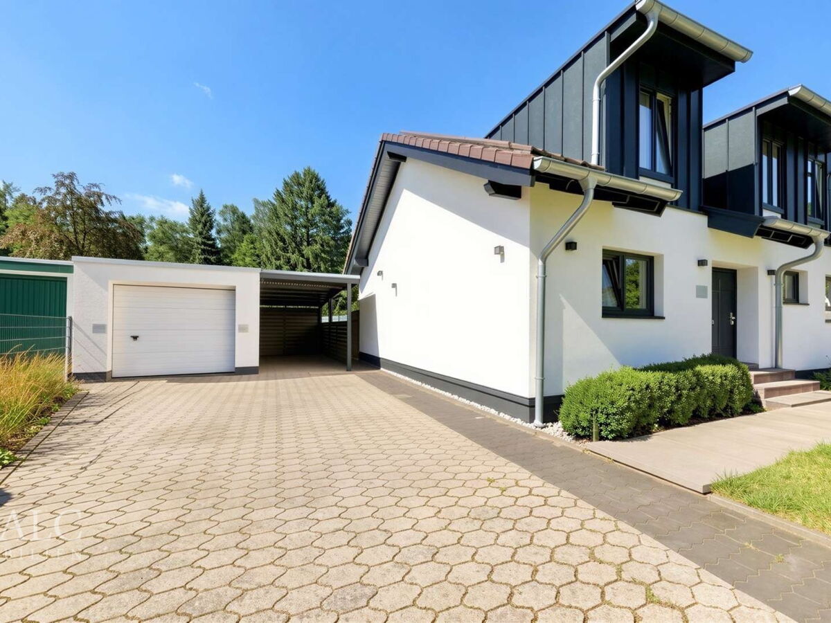 Garage + Carport