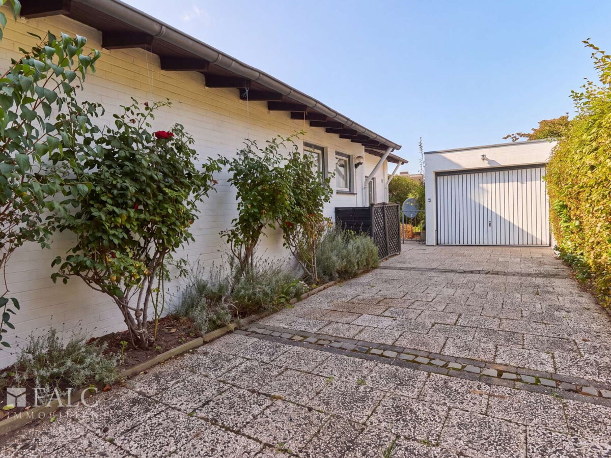 Auffahrt Garage 