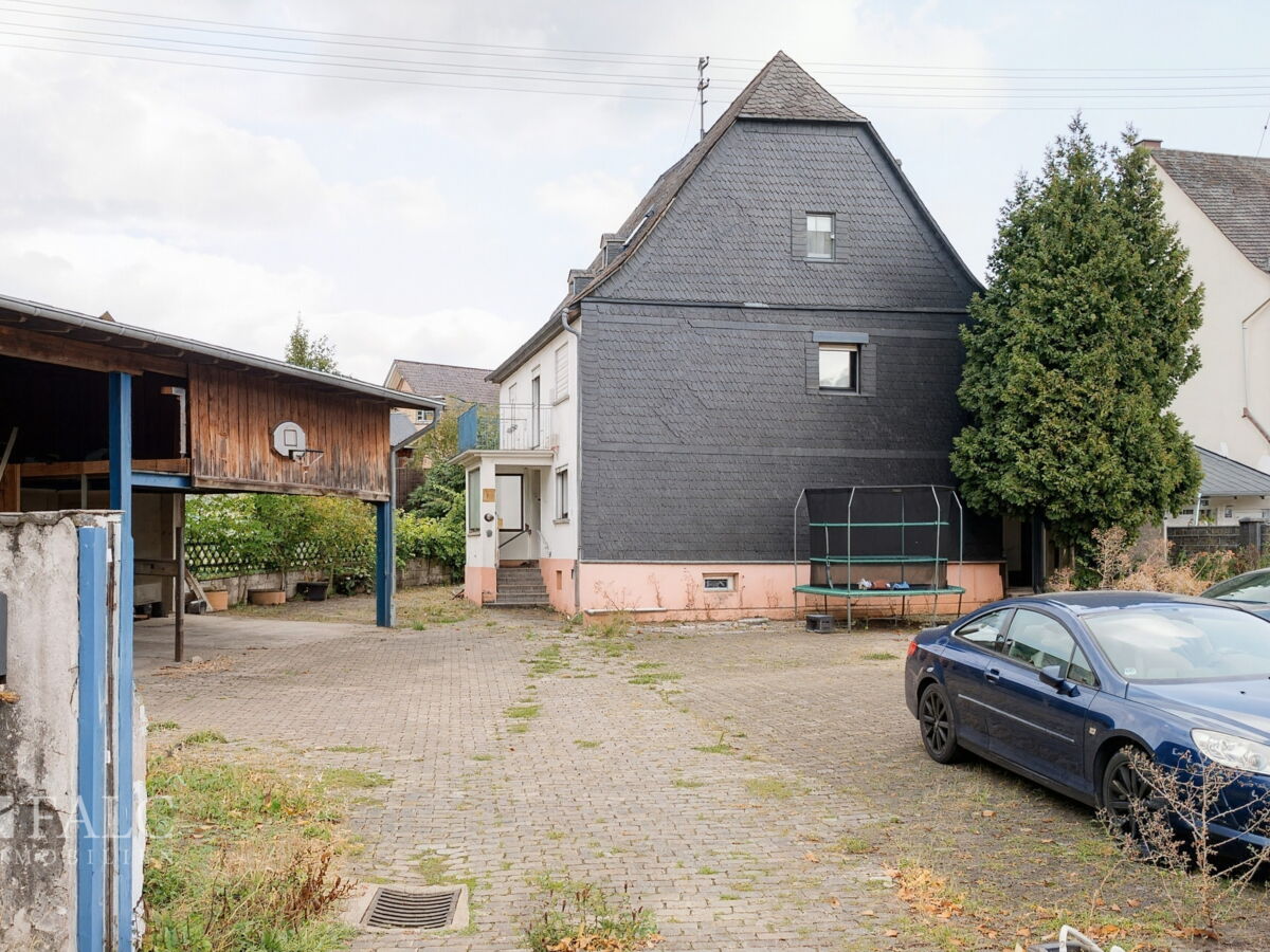 Straßenansicht - (KI generiert)