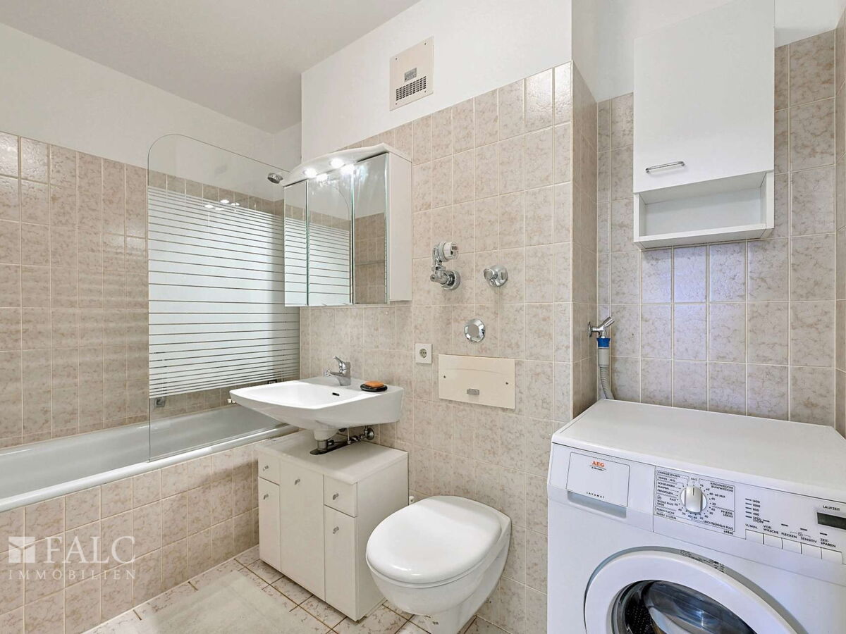 Badezimmer mit Wanne
