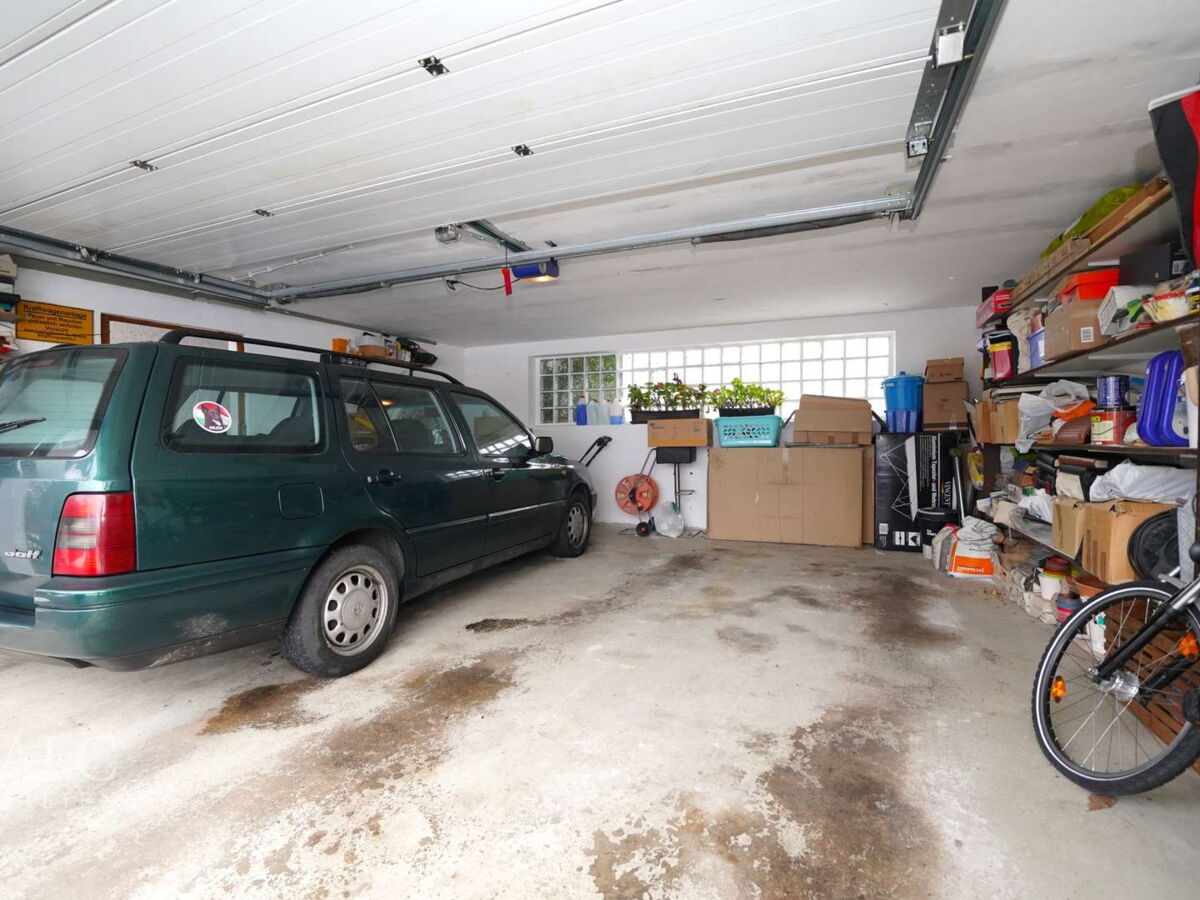 Doppelgarage mit viel Platz