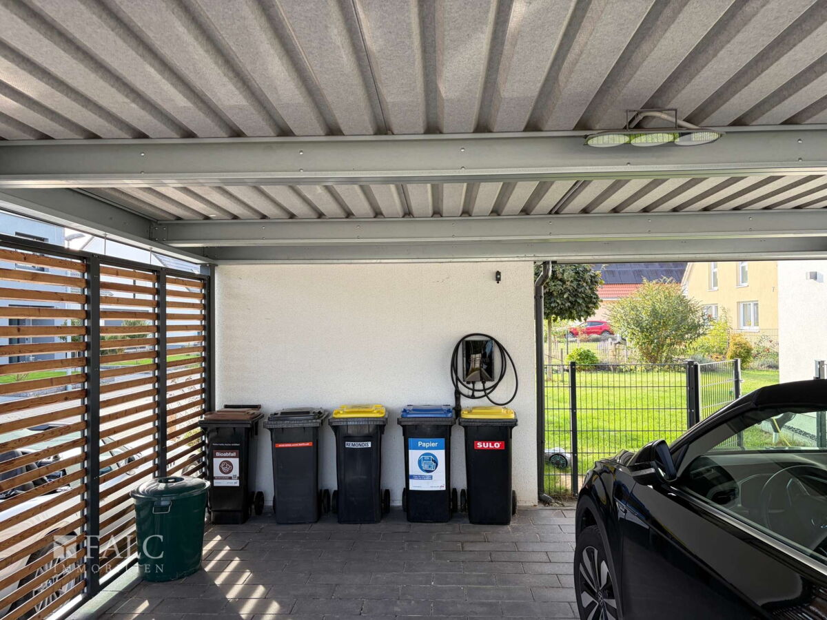 Doppelcarport mit Wallbox