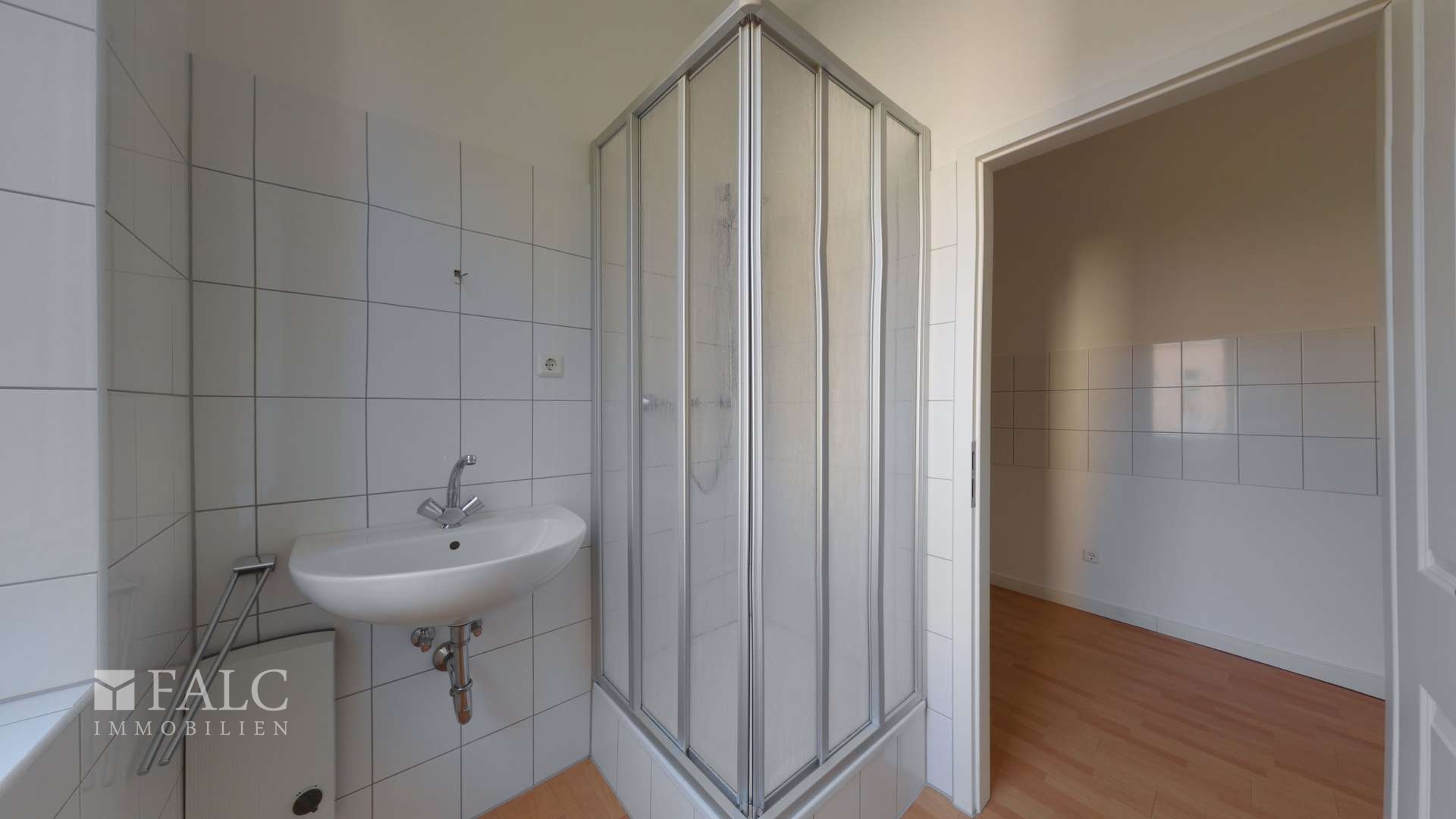 Wohnen mit Geschichte: Charaktervolle 1,5-Zimmer-Wohnung im Altbau - Photo 3