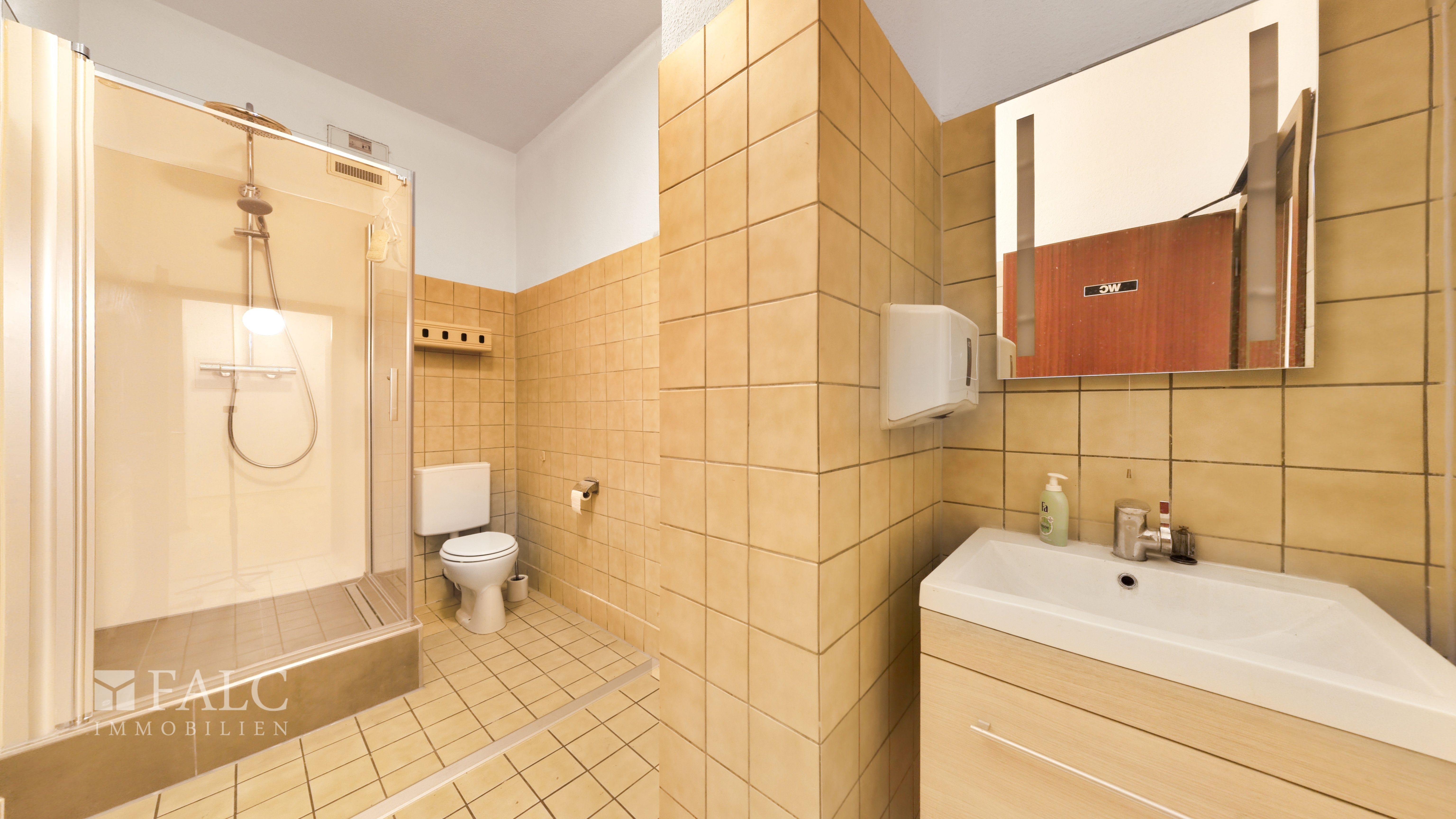 Großzügige 130 m² Erdgeschosswohnung in zentraler Lage von Düsseldorf-Pempelfort - Photo 1